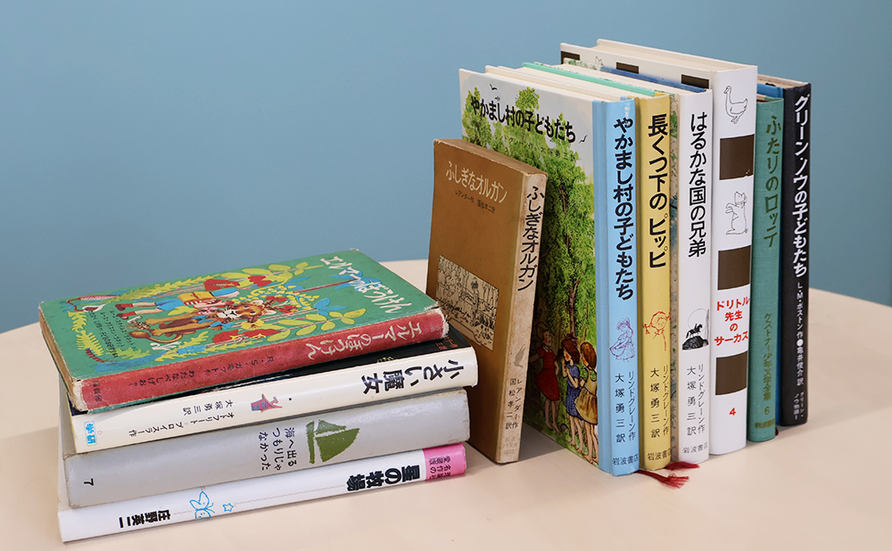 生きていく上で大事なことを教えてくれた児童書でいっぱいの30冊の本棚
